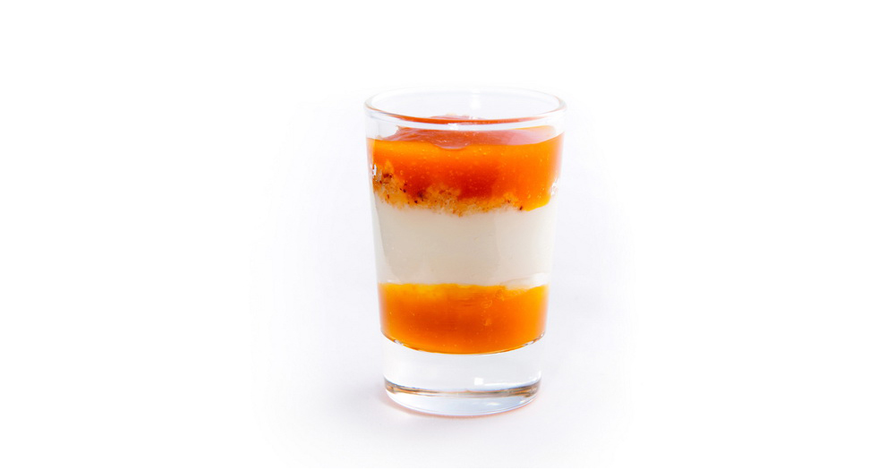 Kokoscrème mangocoulis verrine